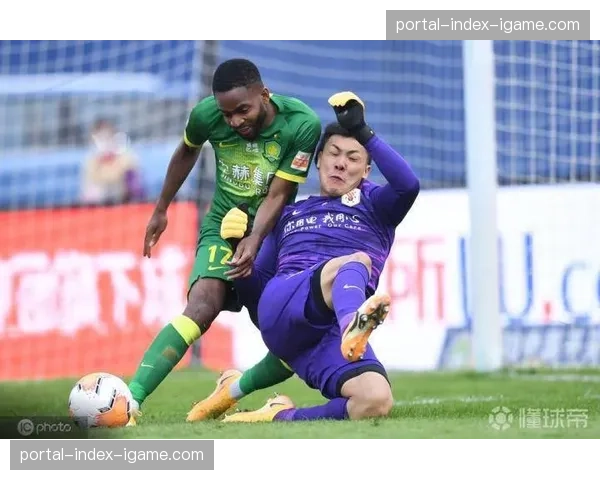 专访裁判委员会官员：解读新赛季关于禁区内拉扯犯规的执法统一尺度。