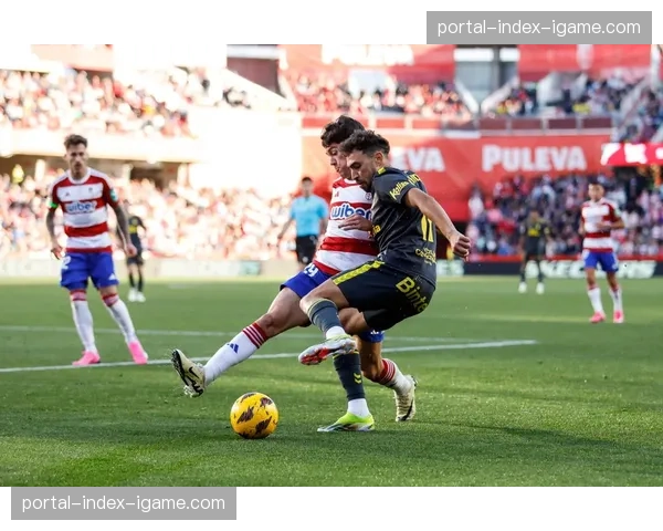 即时：格拉纳达对阵阿尔梅里亚，保级大战上半场以1-1结束