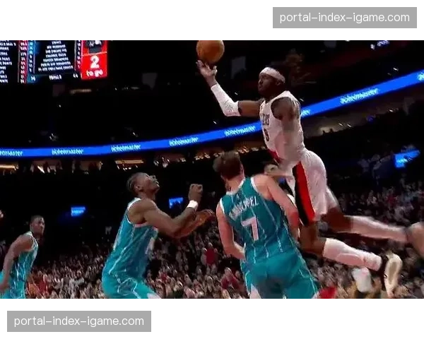 爵士惜败于黄蜂,关键时刻的防守沟通失误导致功亏一篑 爵士惜败于黄蜂,关键时刻的防守沟通失误导致功亏一篑